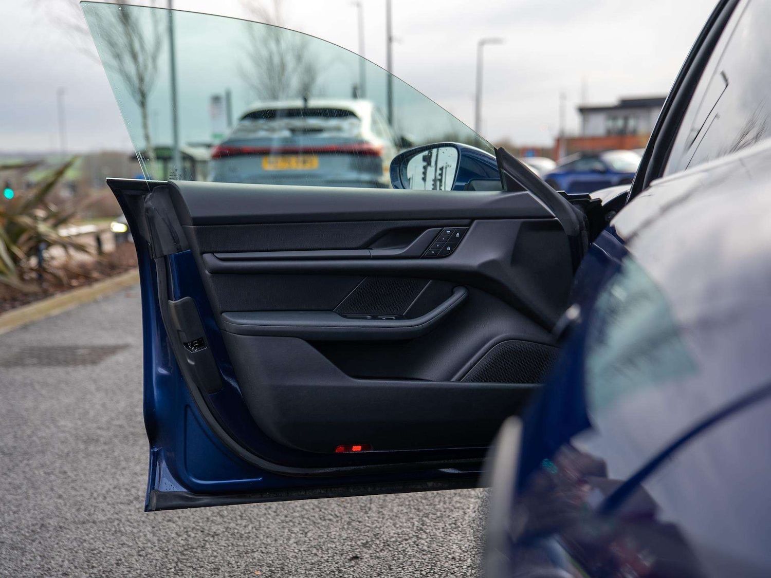 Used Porsche Taycan 2022 for sale - 77194488: Photo 35