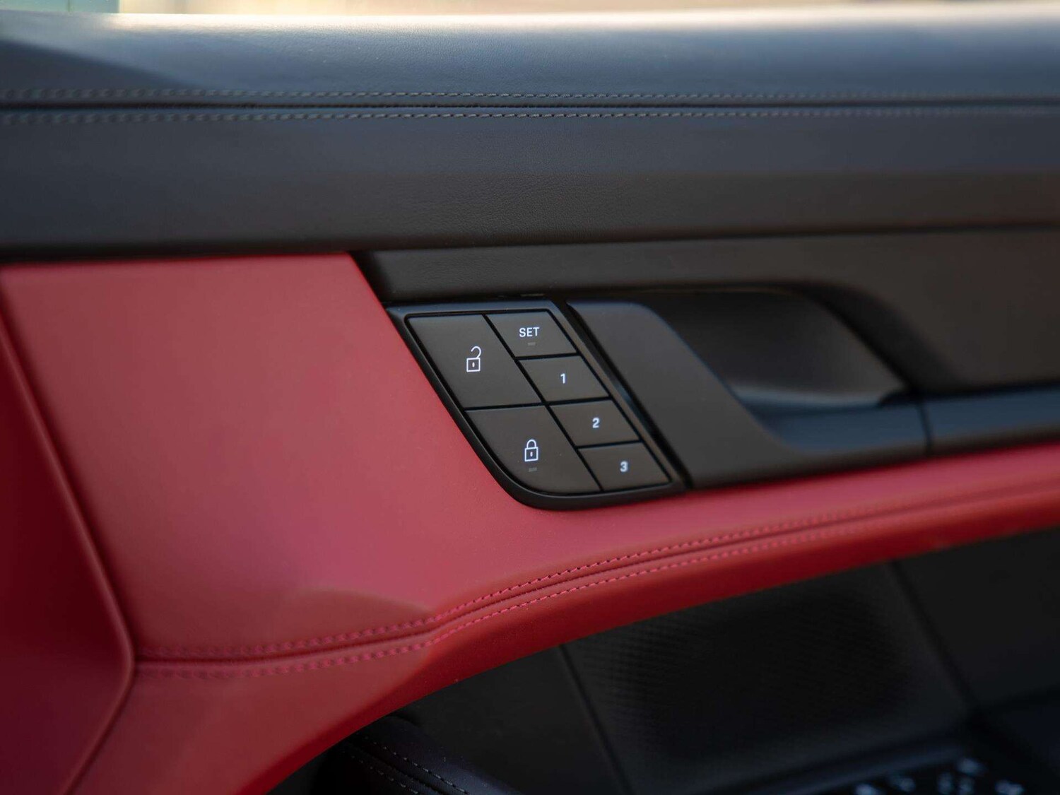 Used Porsche Taycan 2022 for sale - 77960636: Photo 31