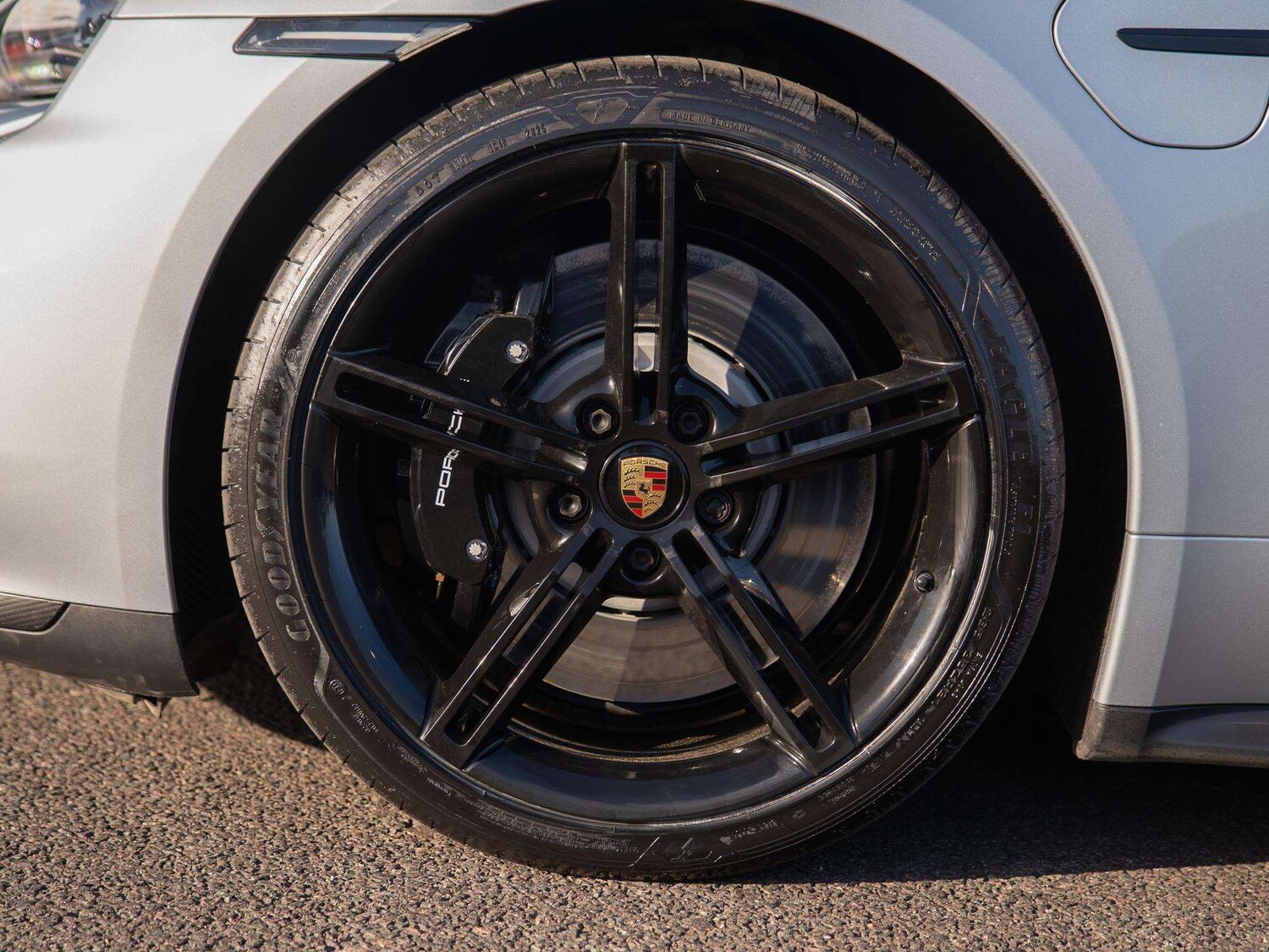 Used Porsche Taycan 2022 for sale - 77960636: Photo 4