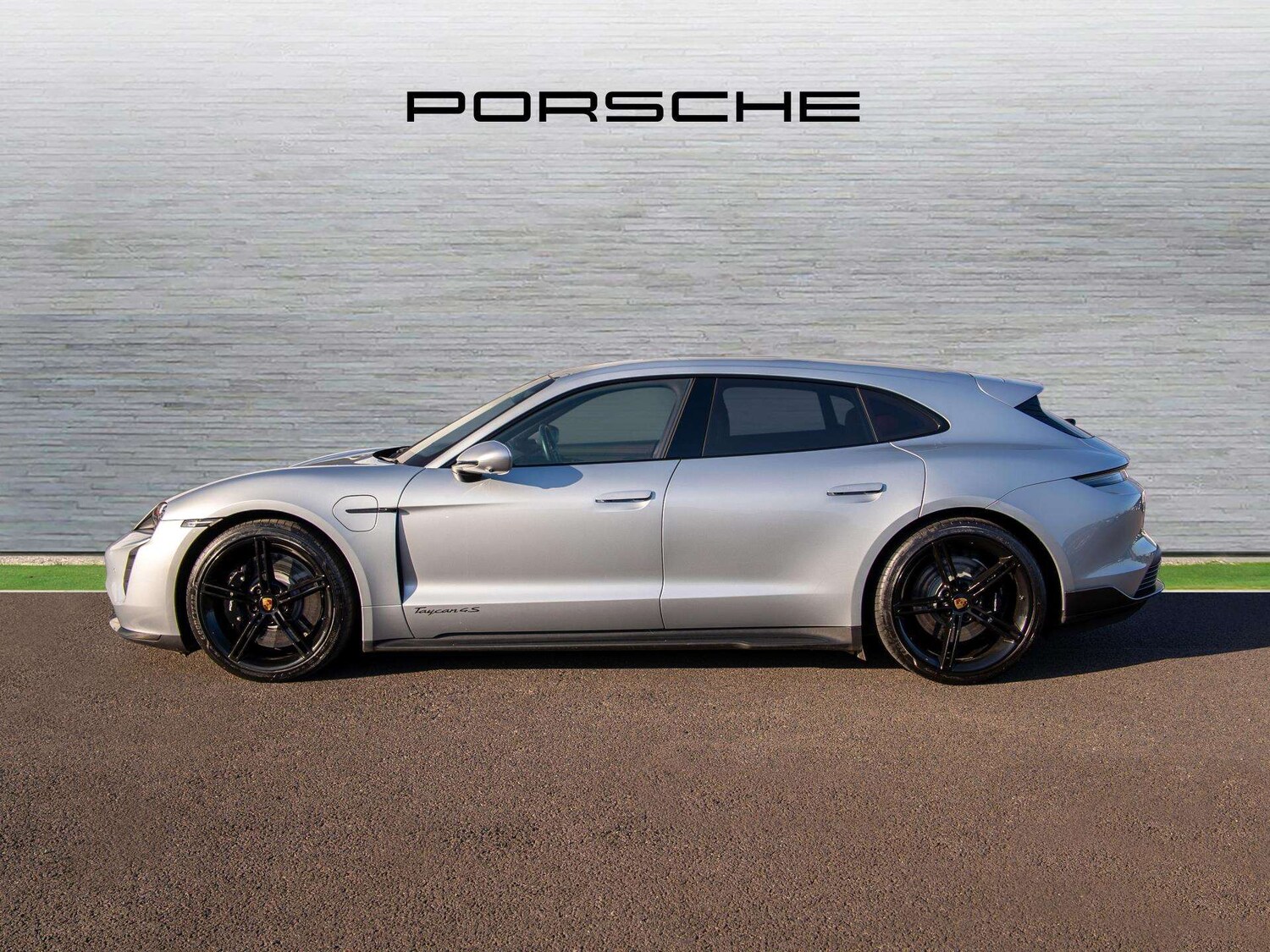 Used Porsche Taycan 2022 for sale - 77960636: Photo 5