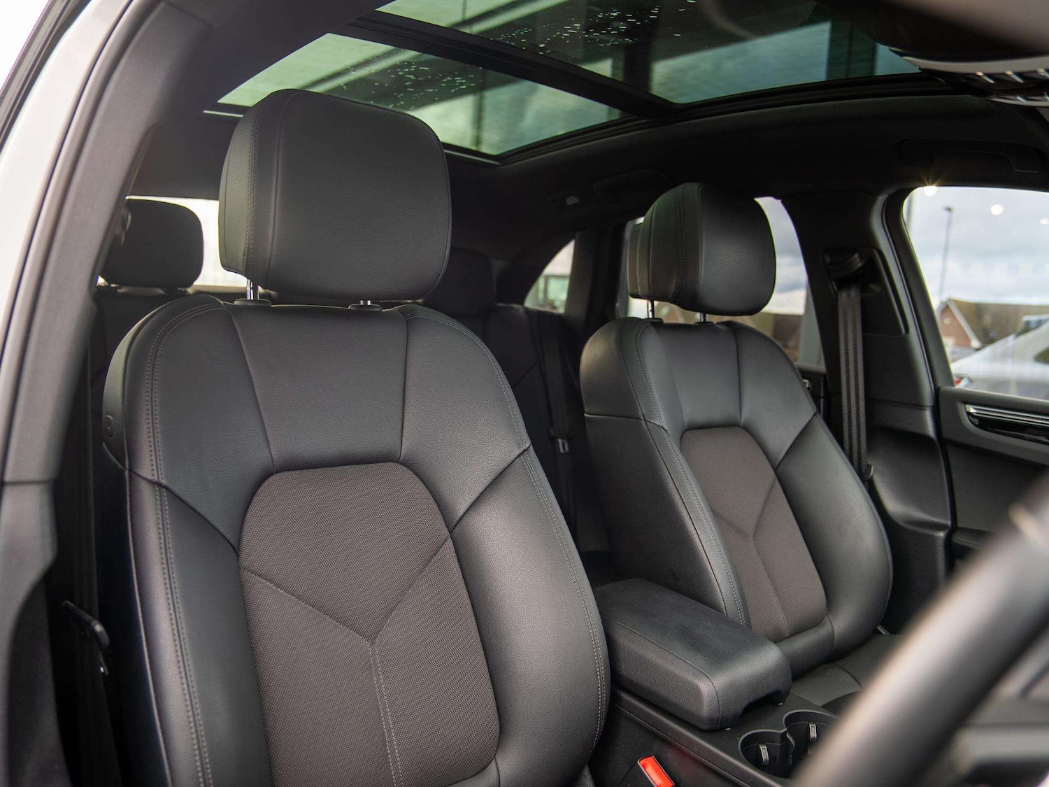 Used Porsche Macan 2022 for sale - 77282053: Photo 10