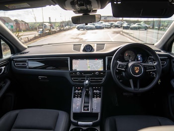 Used Porsche Macan 2022 for sale - 77282053: Photo