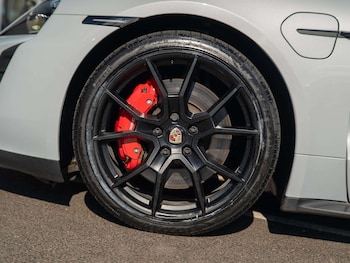 Used Porsche Taycan 2023 for sale - 79351603: Photo