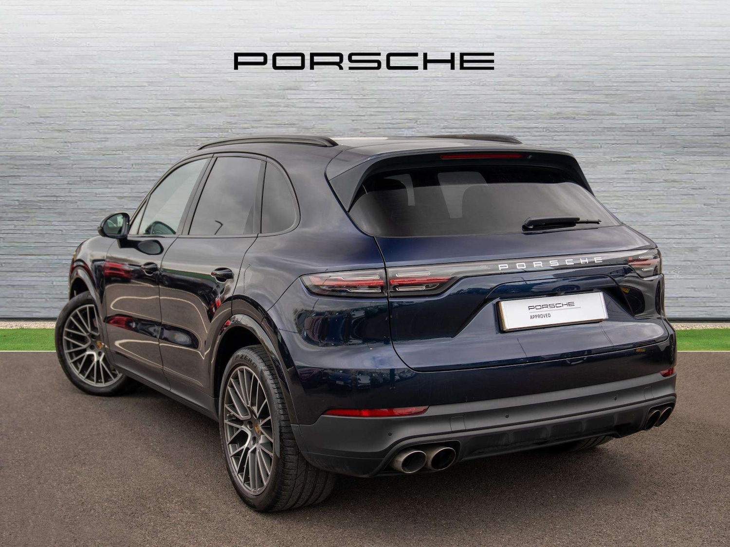 Used Porsche Cayenne 2018 for sale - 78104507: Photo 2