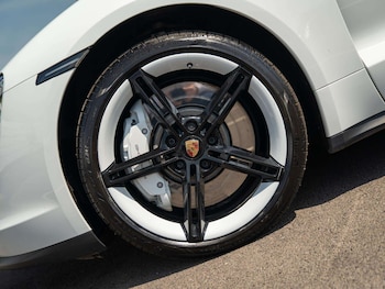 Used Porsche Taycan 2023 for sale - 79028169: Photo