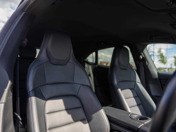 Used Porsche Taycan 2023 for sale - 75417928: Photo 12