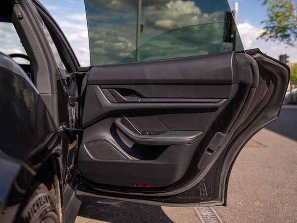 Used Porsche Taycan 2023 for sale - 75417928: Photo 16