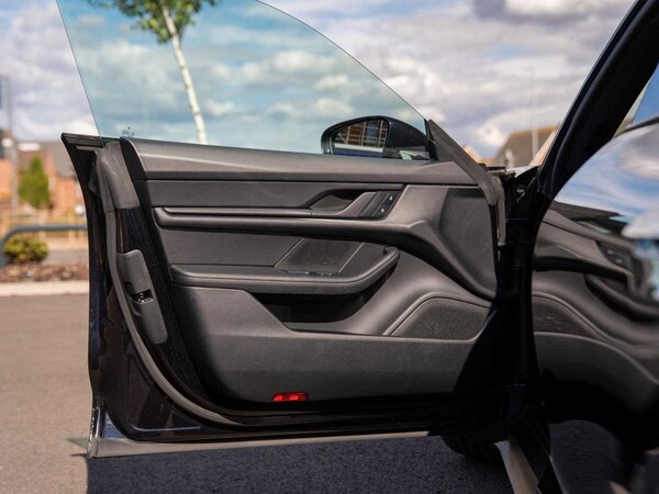 Used Porsche Taycan 2023 for sale - 75417928: Photo 18