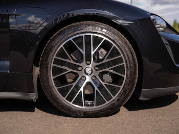 Used Porsche Taycan 2023 for sale - 75417928: Photo