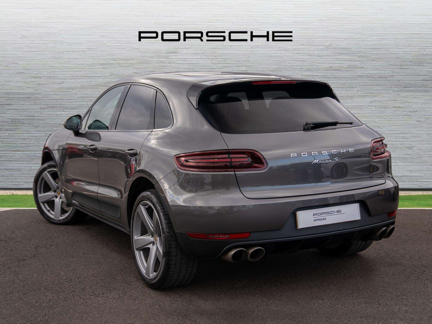 Used Porsche Macan 2018 for sale - 78090193: Photo 2