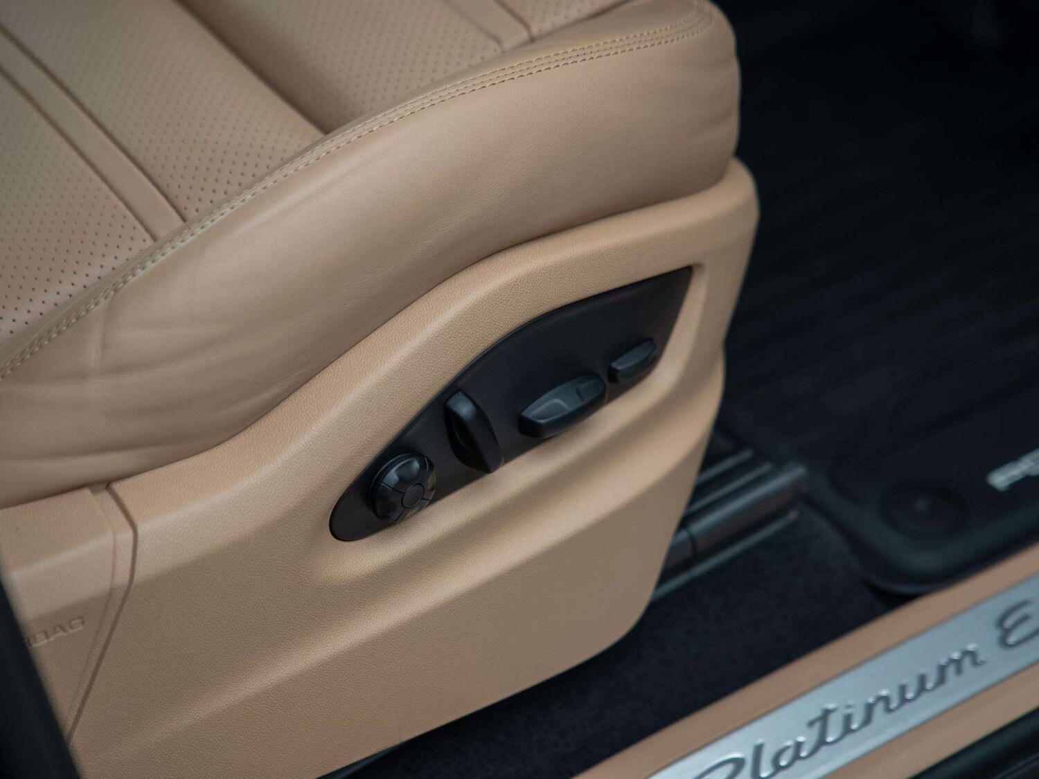 Used Porsche Cayenne 2023 for sale - 78023980: Photo 13