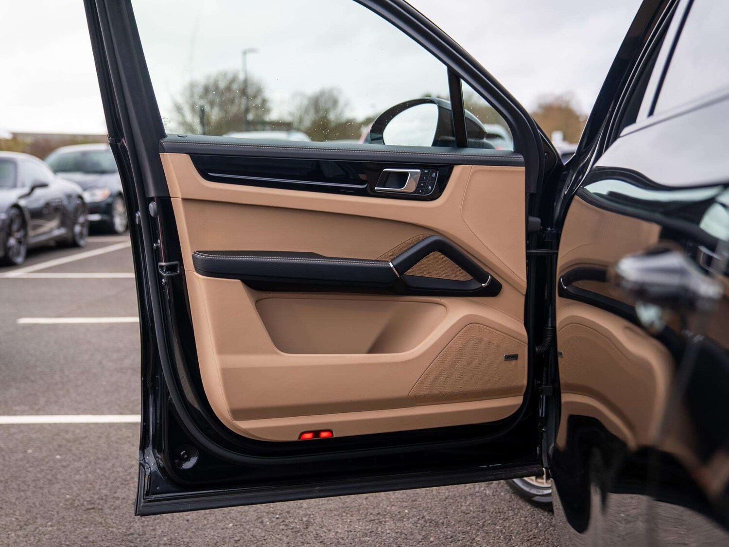 Used Porsche Cayenne 2023 for sale - 78023980: Photo 33