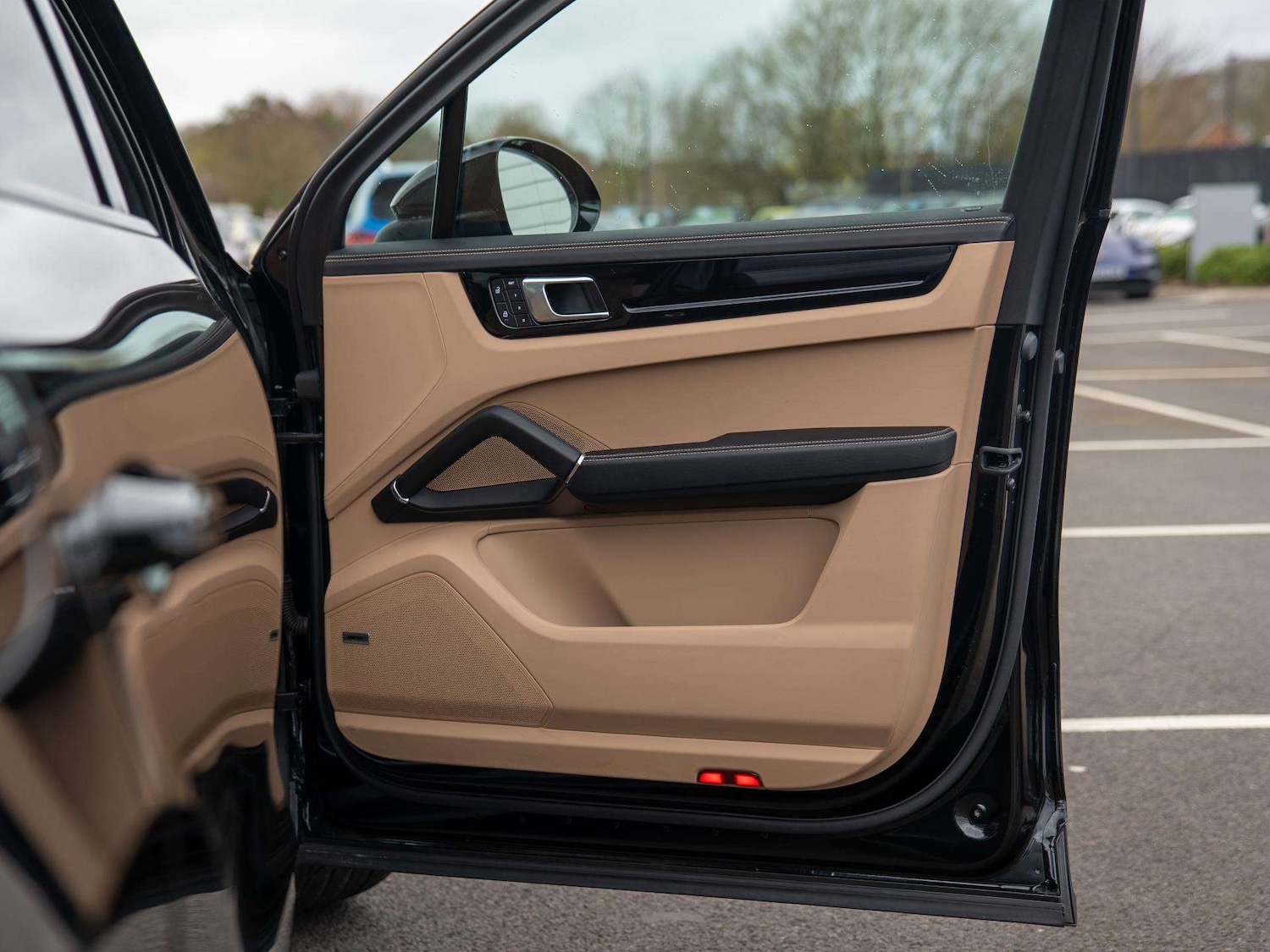 Used Porsche Cayenne 2023 for sale - 78023980: Photo 34