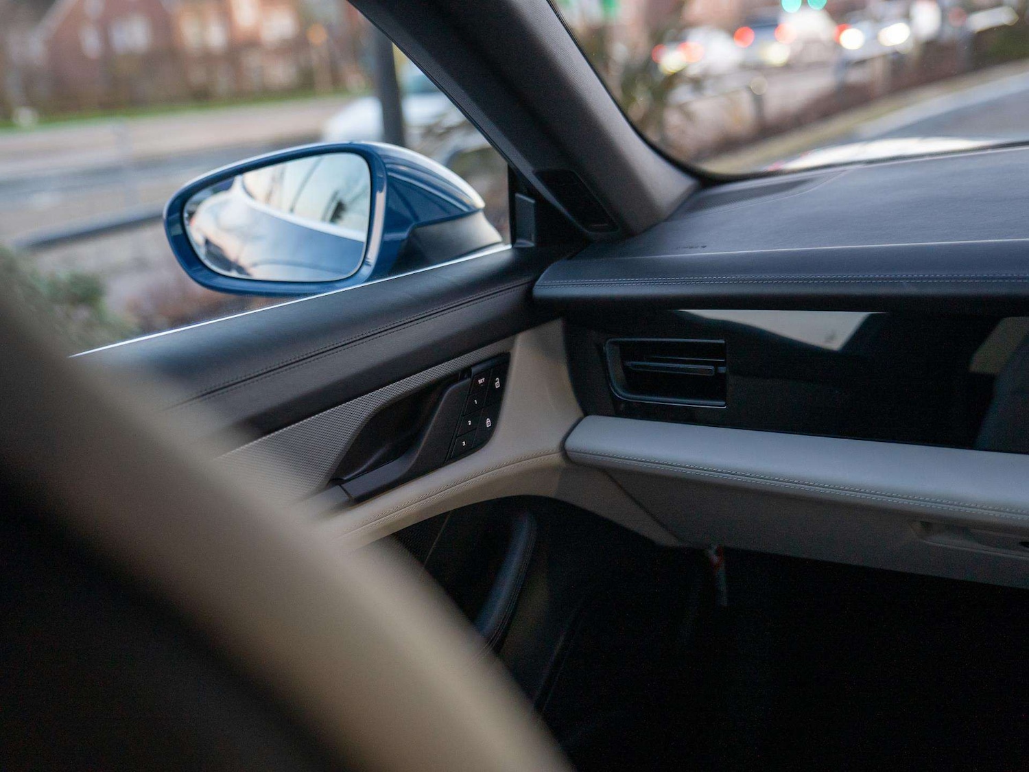 Used Porsche Taycan 2023 for sale - 76978740: Photo 29