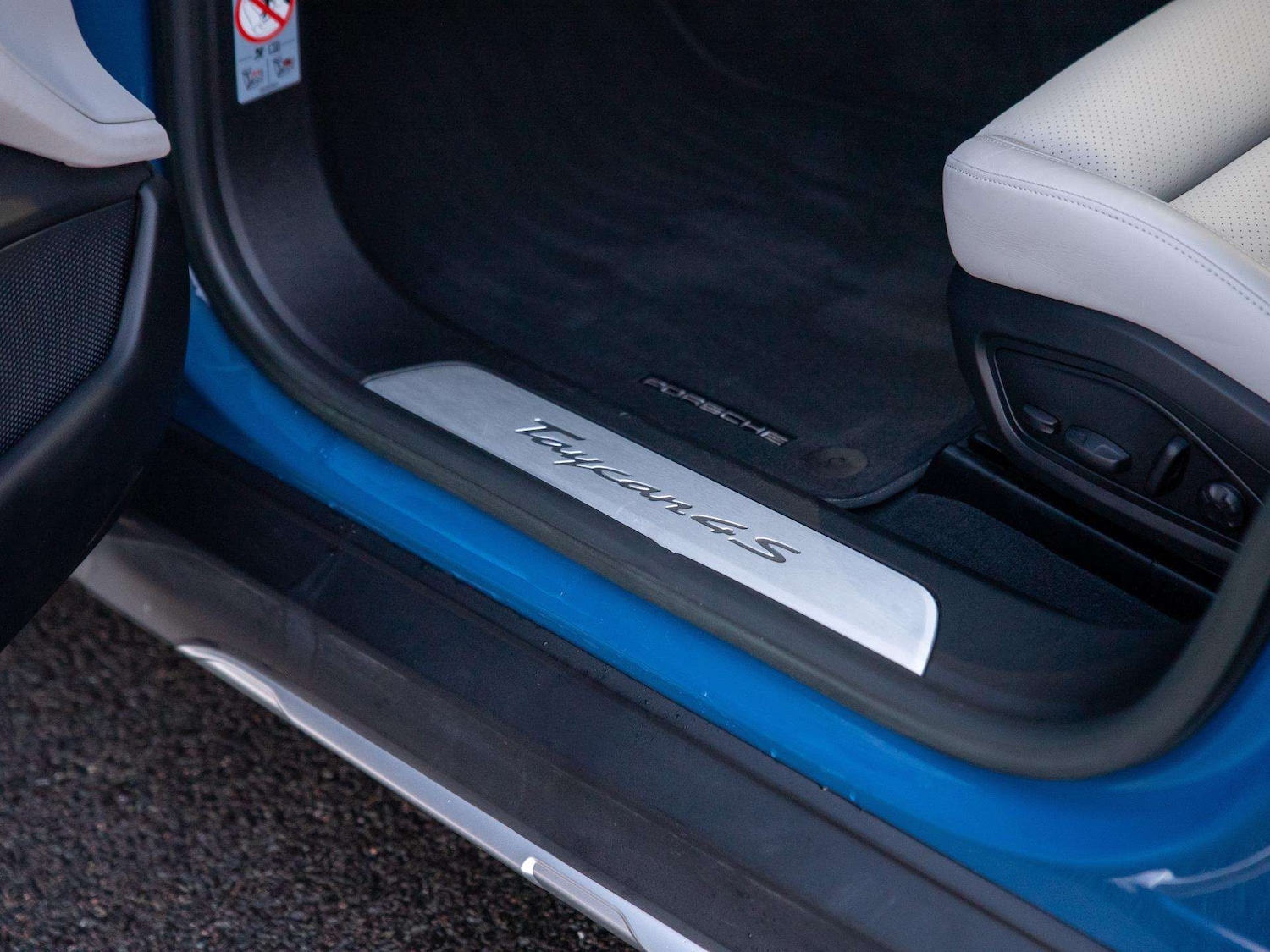 Used Porsche Taycan 2023 for sale - 76978740: Photo 31