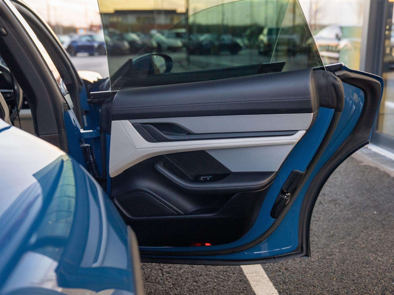 Used Porsche Taycan 2023 for sale - 76978740: Photo 32