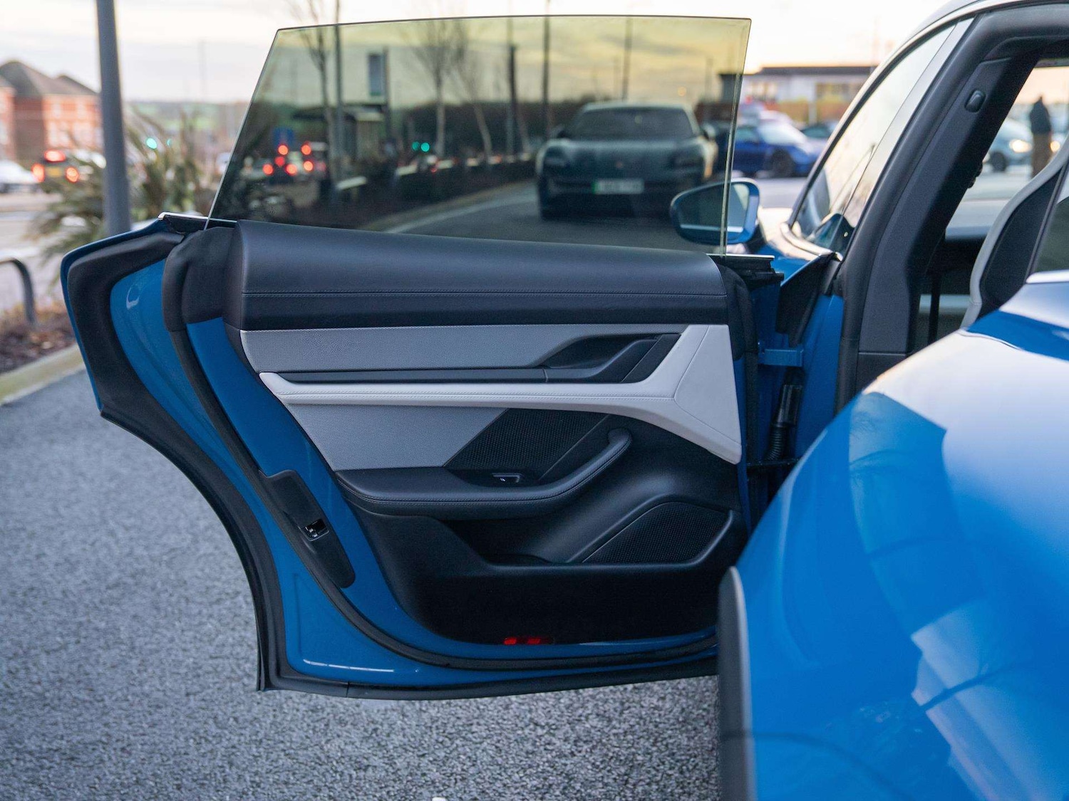 Used Porsche Taycan 2023 for sale - 76978740: Photo 34