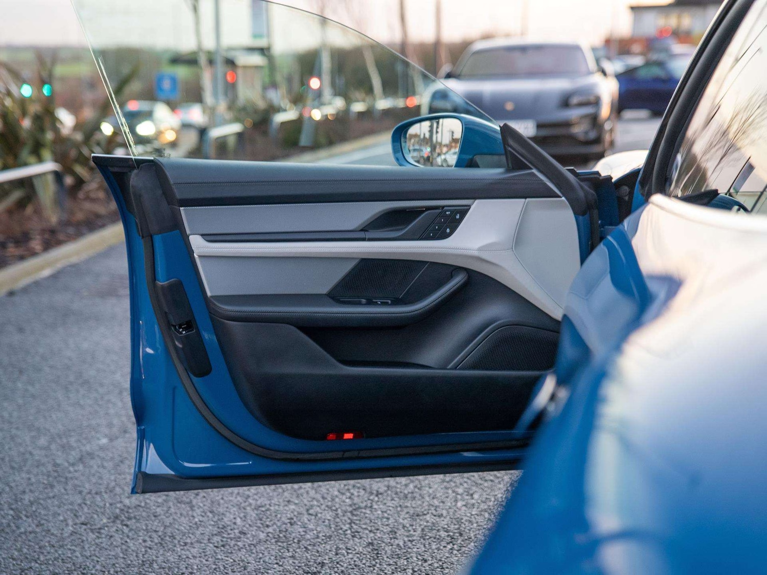 Used Porsche Taycan 2023 for sale - 76978740: Photo 35