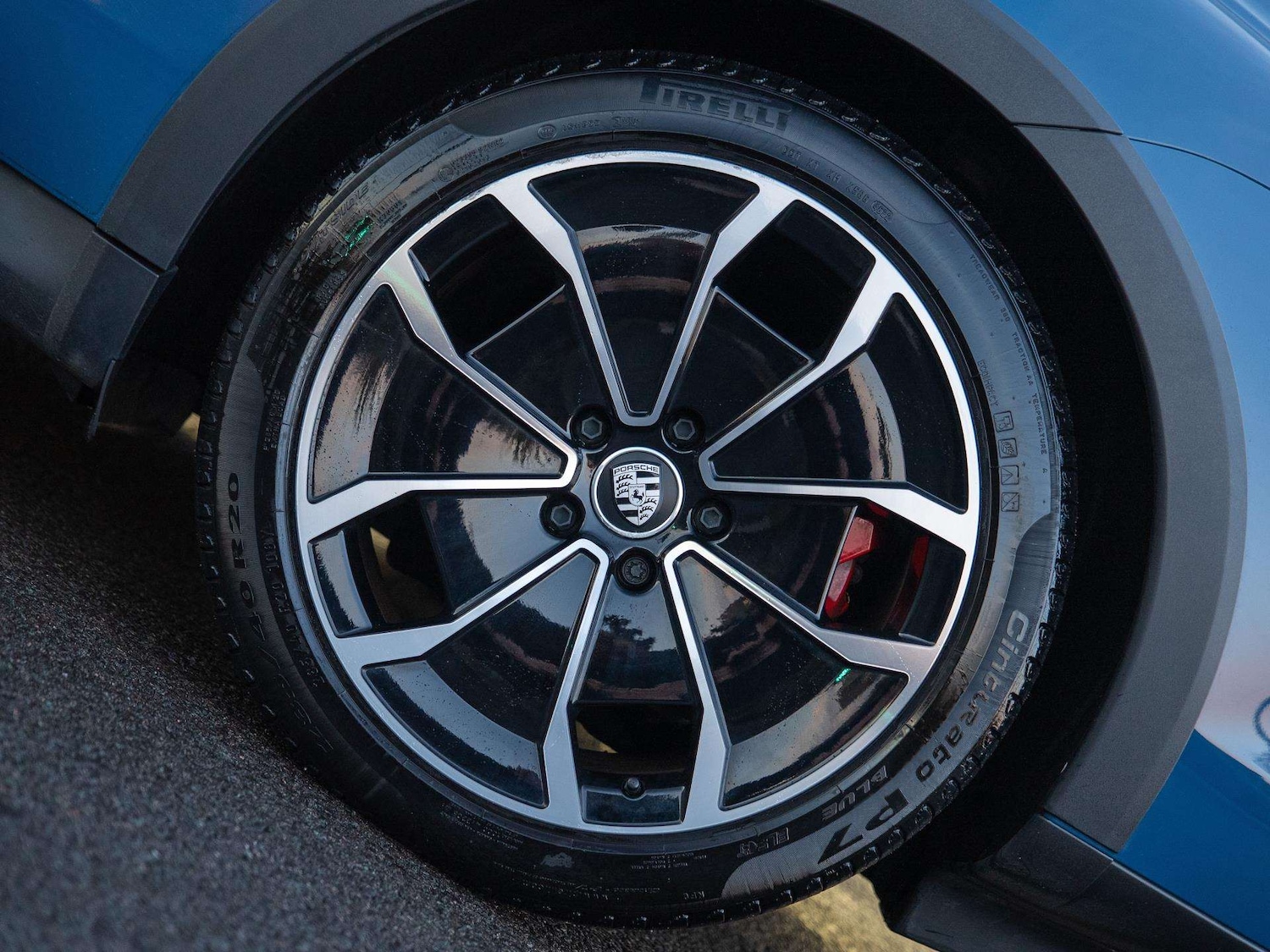 Used Porsche Taycan 2023 for sale - 76978740: Photo 4