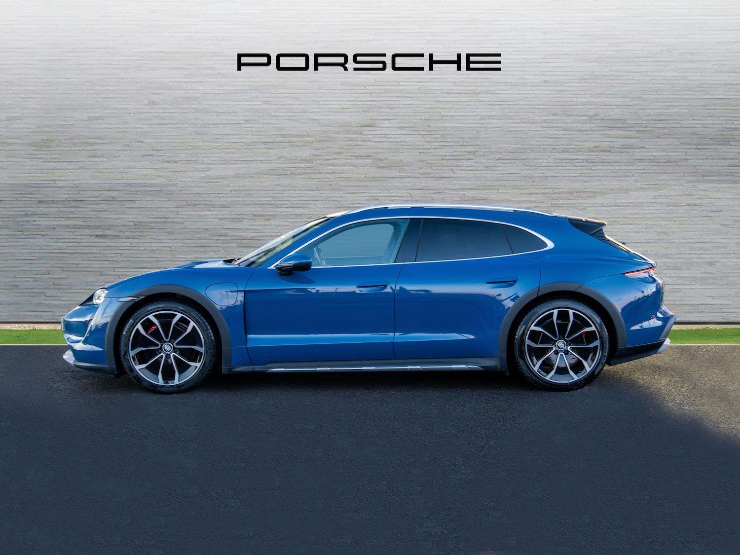 Used Porsche Taycan 2023 for sale - 76978740: Photo 5