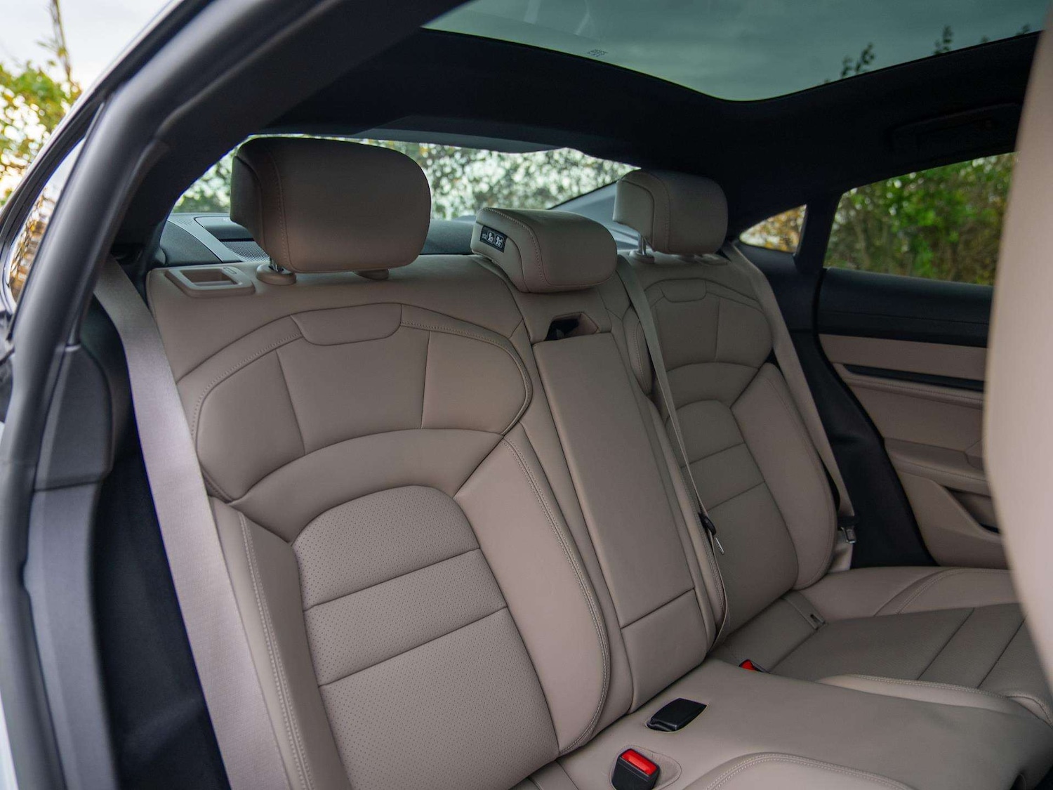 Used Porsche Taycan 2022 for sale - 76540883: Photo 11