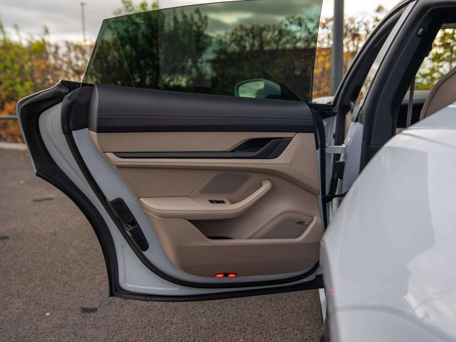 Used Porsche Taycan 2022 for sale - 76540883: Photo 28