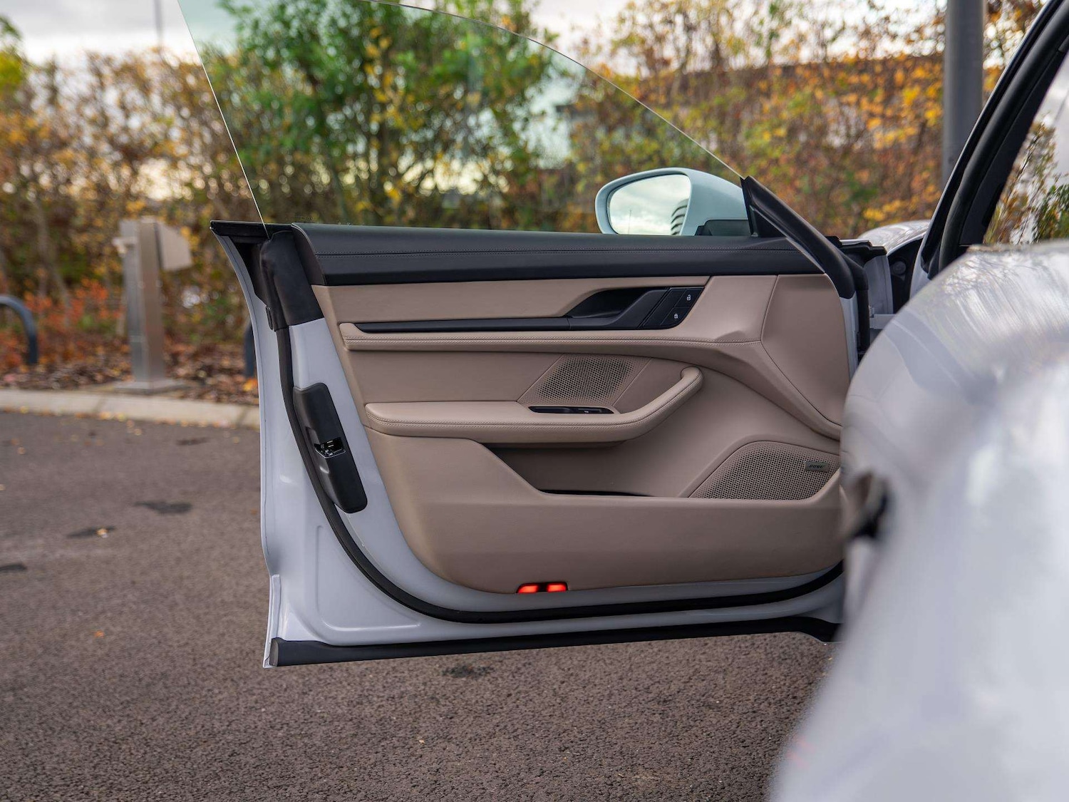 Used Porsche Taycan 2022 for sale - 76540883: Photo 29