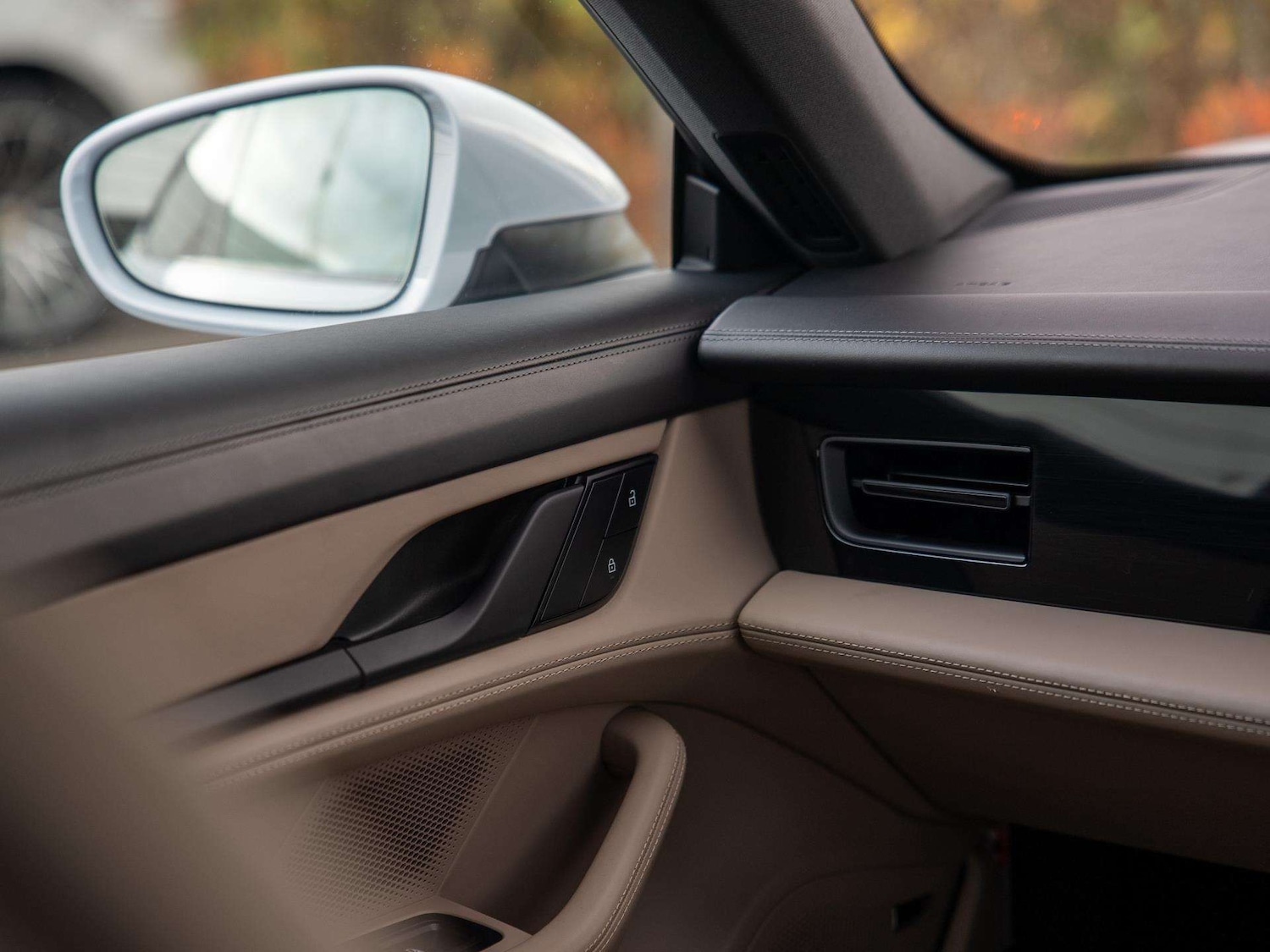 Used Porsche Taycan 2022 for sale - 76540883: Photo 32