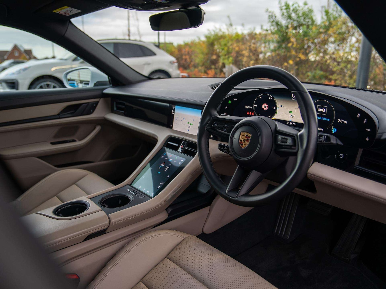 Used Porsche Taycan 2022 for sale - 76540883: Photo 8