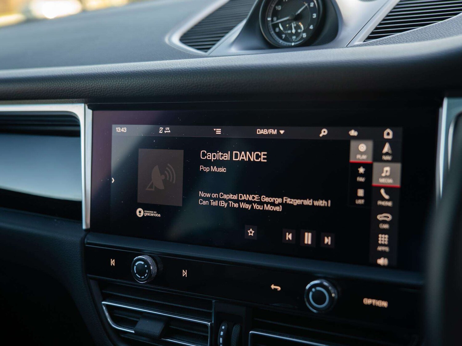 Used Porsche Macan 2023 for sale - 77674588: Photo 16