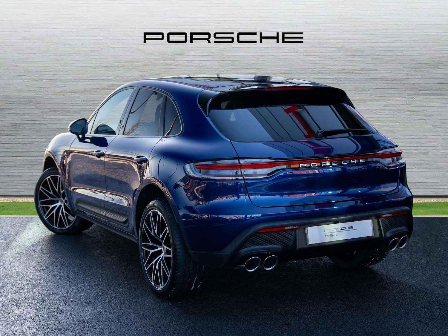 Used Porsche Macan 2023 for sale - 77674588: Photo 2