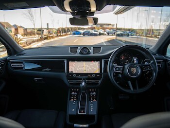 Used Porsche Macan 2023 for sale - 77674588: Photo