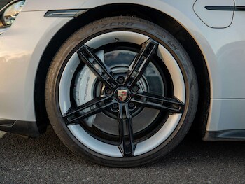 Used Porsche Taycan 2021 for sale - 77756661: Photo