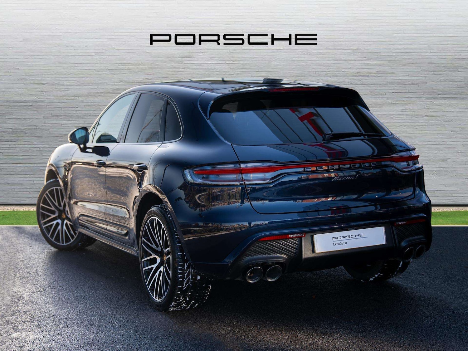 Used Porsche Macan 2023 for sale - 77134779: Photo 2