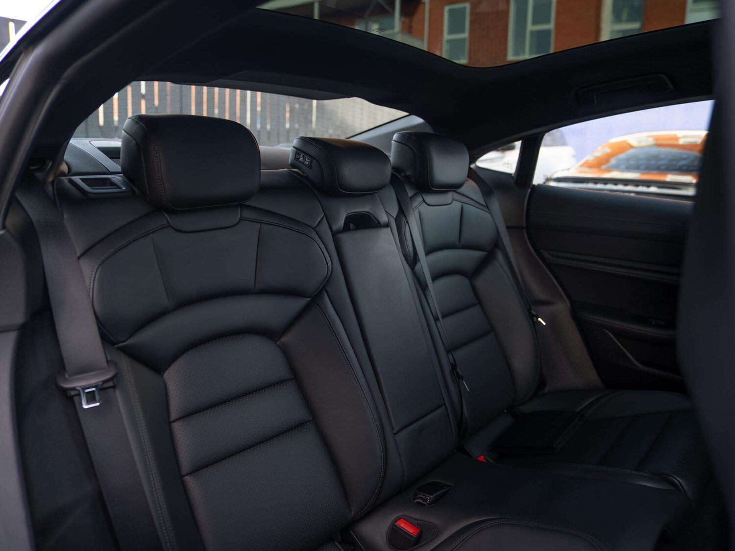 Used Porsche Taycan 2022 for sale - 77282001: Photo 11