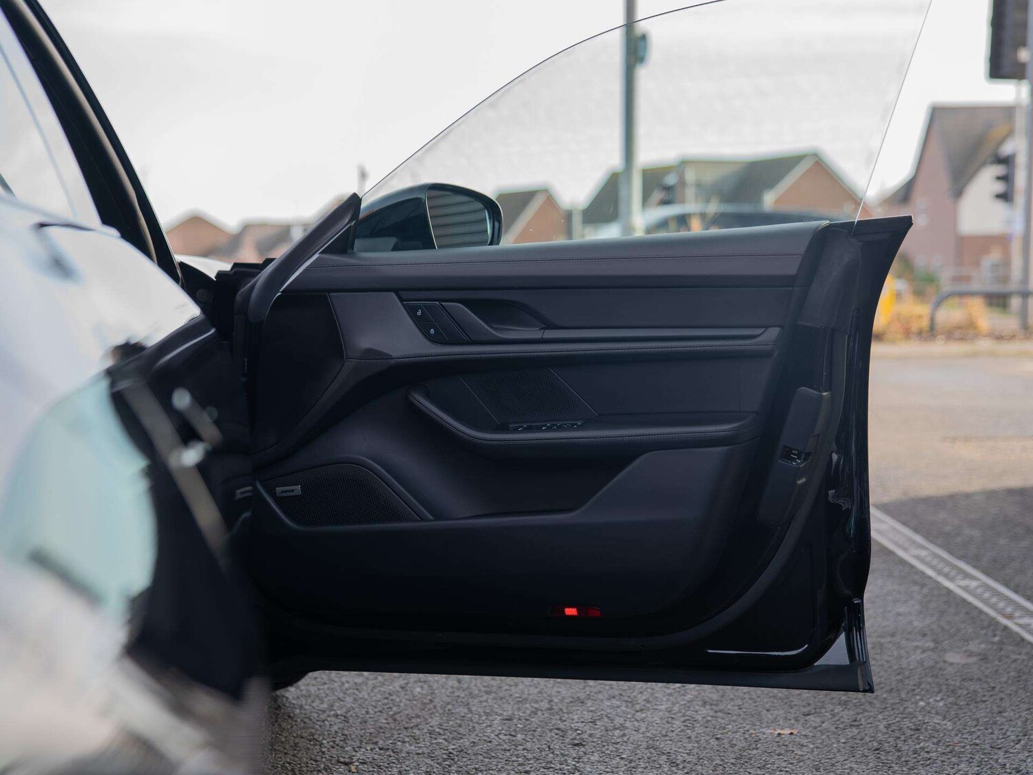 Used Porsche Taycan 2022 for sale - 77282001: Photo 28