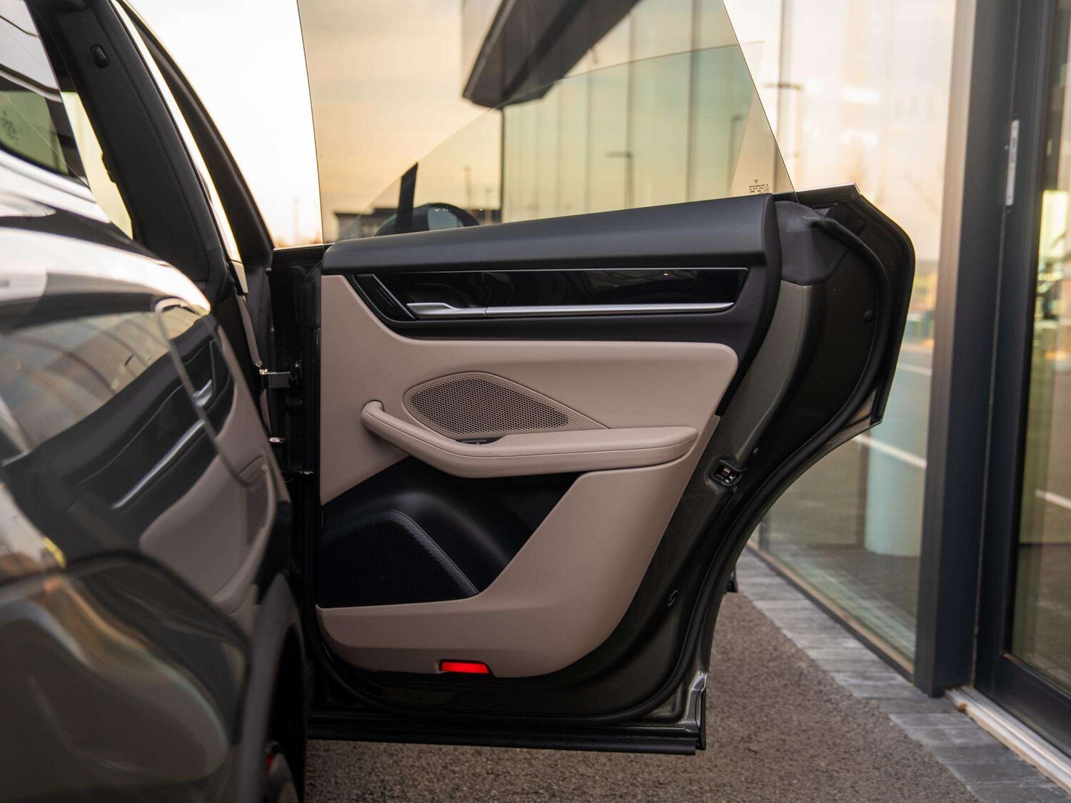 Used Porsche Macan 2024 for sale - 77526943: Photo 30