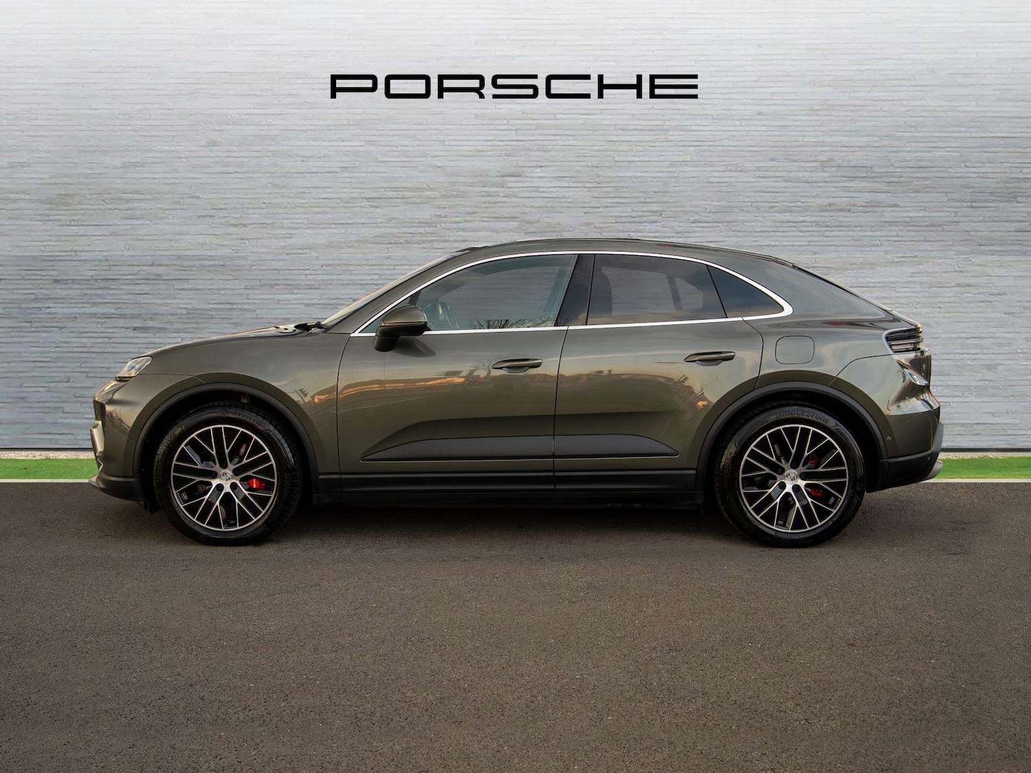 Used Porsche Macan 2024 for sale - 77526943: Photo 5