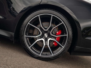 Used Porsche Taycan 2025 for sale - 78812424: Photo
