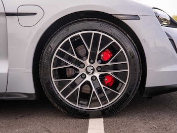 Used Porsche Taycan 2022 for sale - 75366520: Photo
