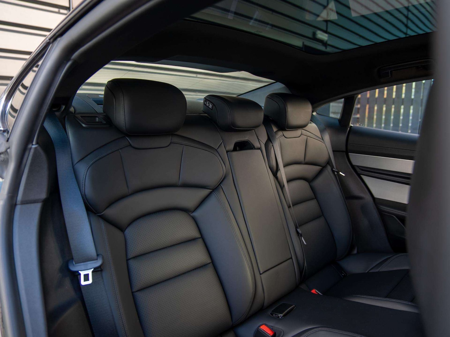 Used Porsche Taycan 2021 for sale - 76126031: Photo 15