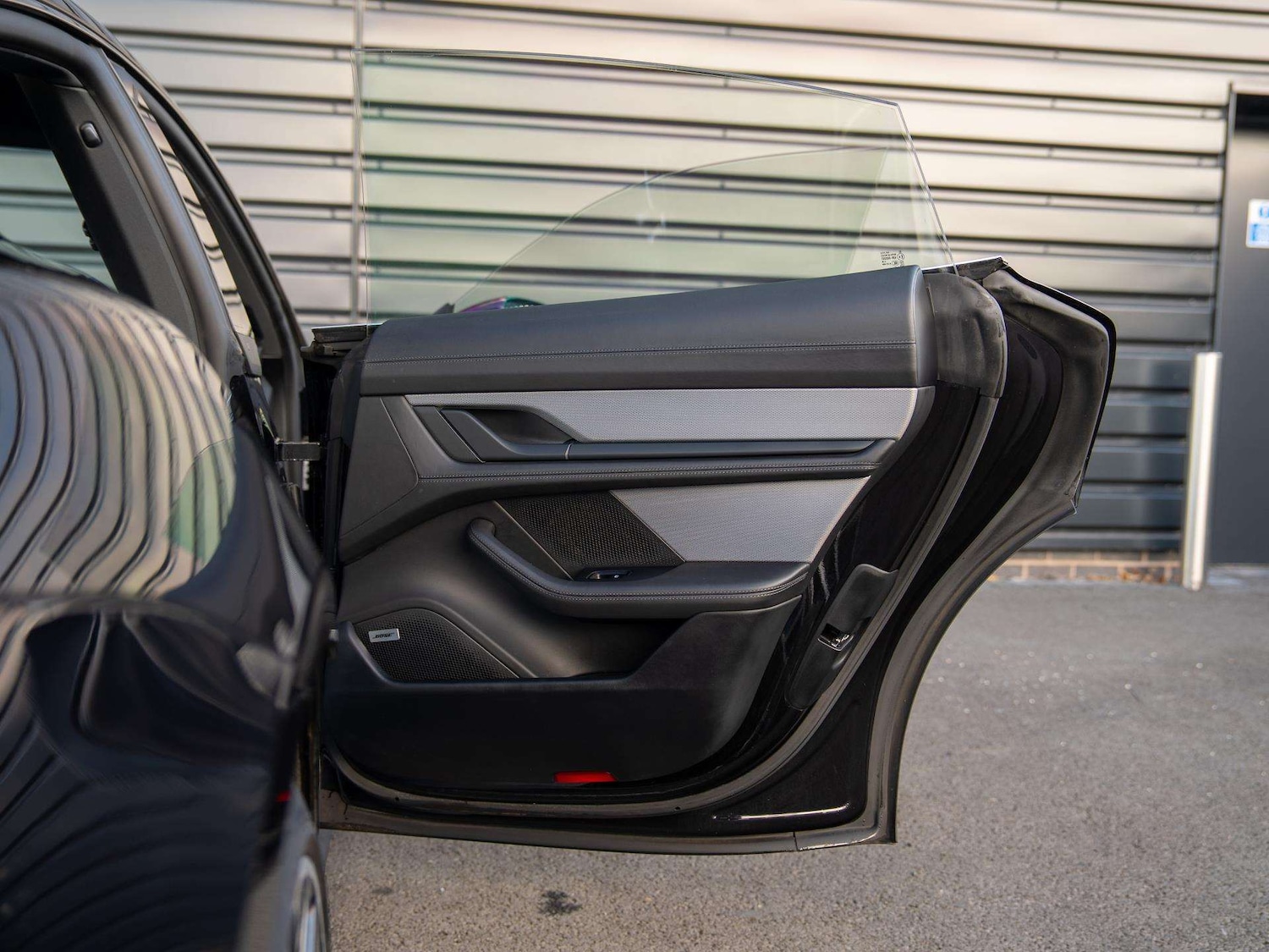 Used Porsche Taycan 2021 for sale - 76126031: Photo 23