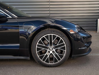 Used Porsche Taycan 2021 for sale - 76126031: Photo 4