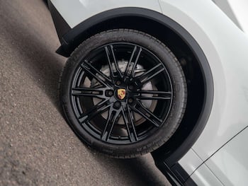 Used Porsche Cayenne 2015 for sale - 79784884: Photo