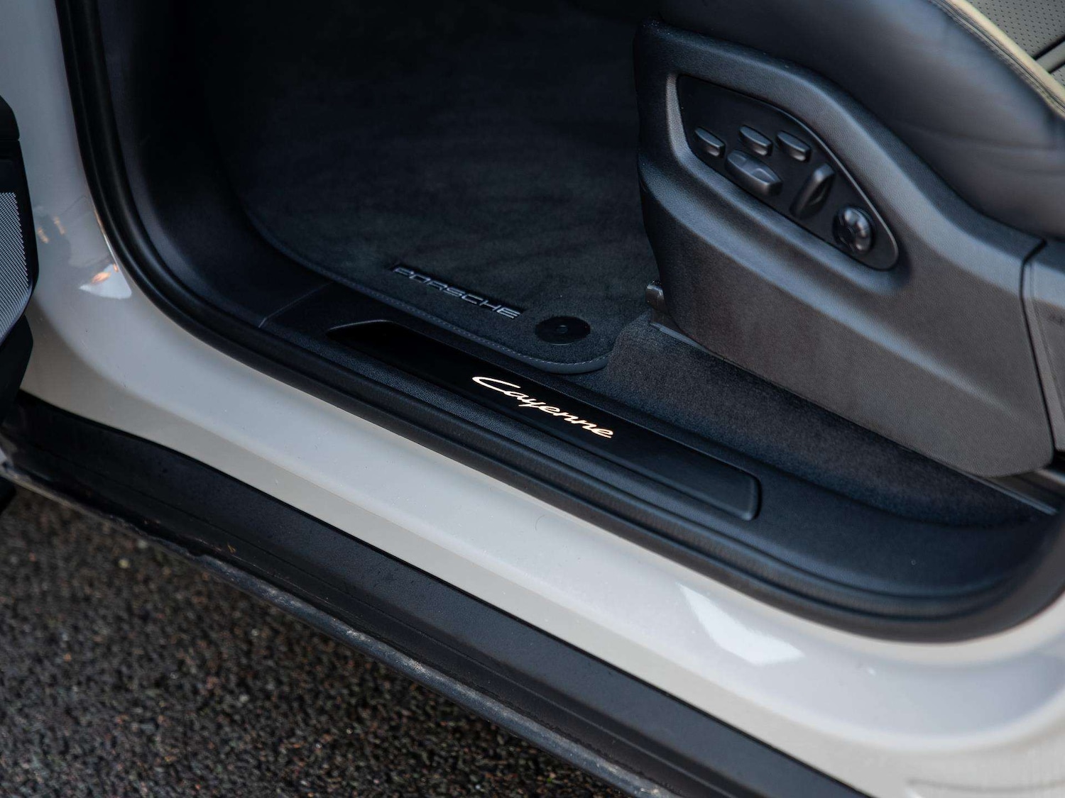 Used Porsche Cayenne 2025 for sale - 76553177: Photo 32