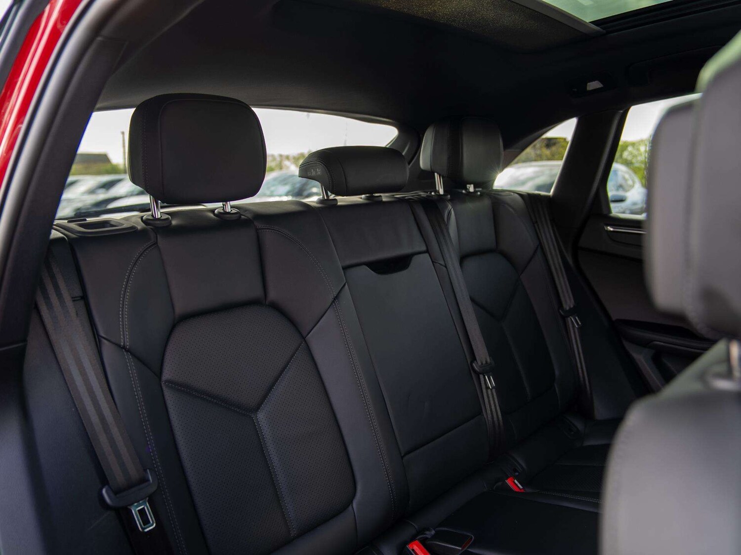 Used Porsche Macan 2024 for sale - 78023915: Photo 11