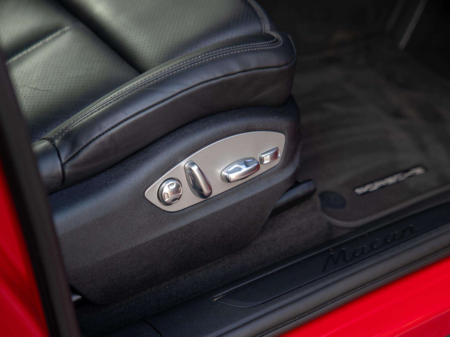 Used Porsche Macan 2024 for sale - 78023915: Photo 13