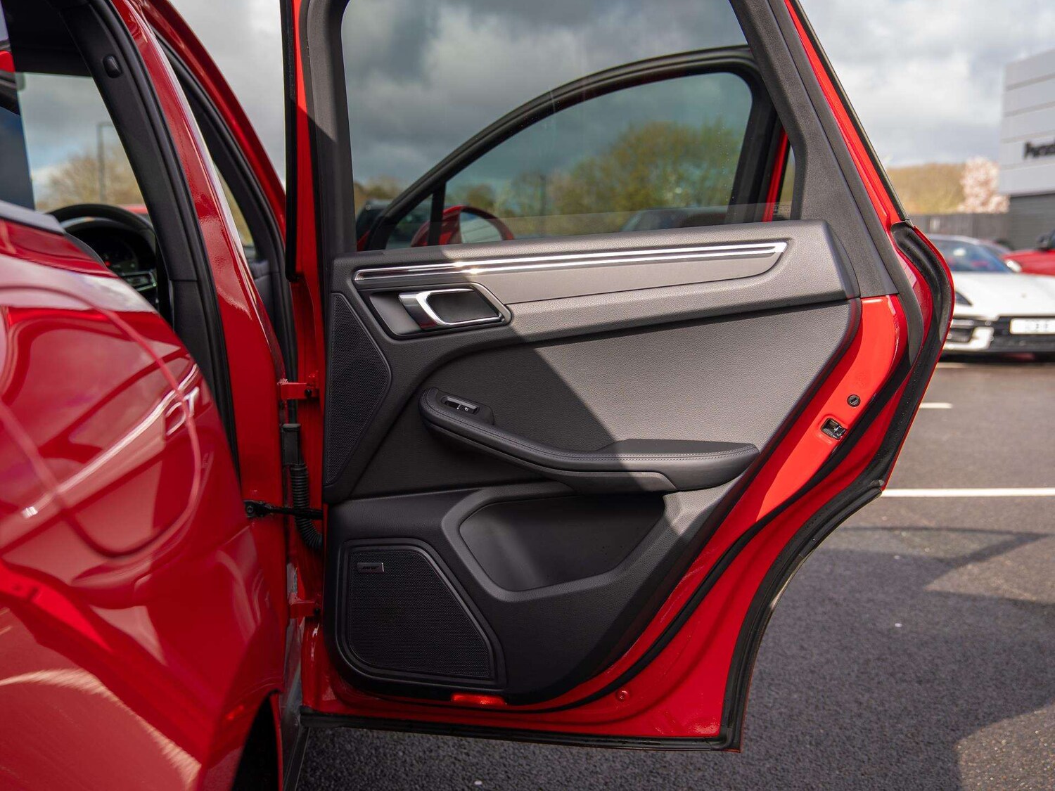 Used Porsche Macan 2024 for sale - 78023915: Photo 35