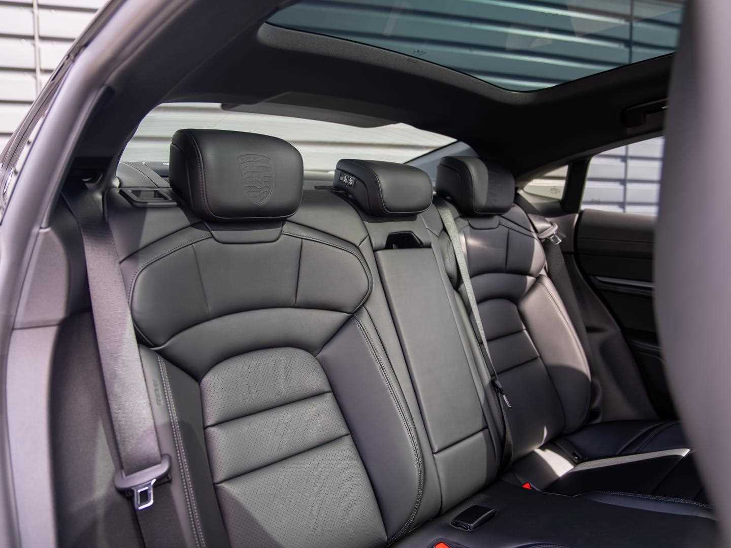 Used Porsche Taycan 2024 for sale - 76087881: Photo 12