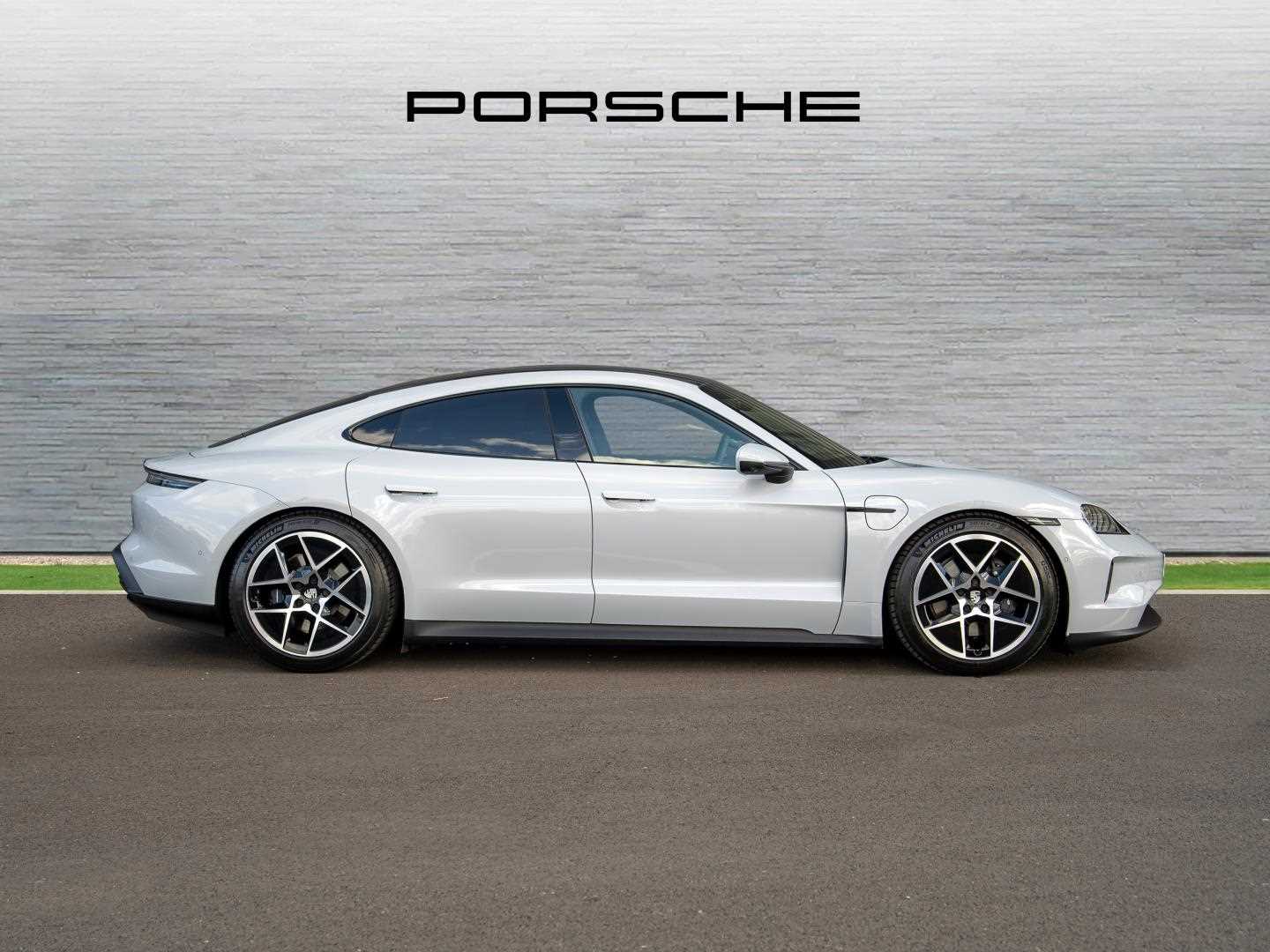 Used Porsche Taycan 2024 for sale - 76087881: Photo 5